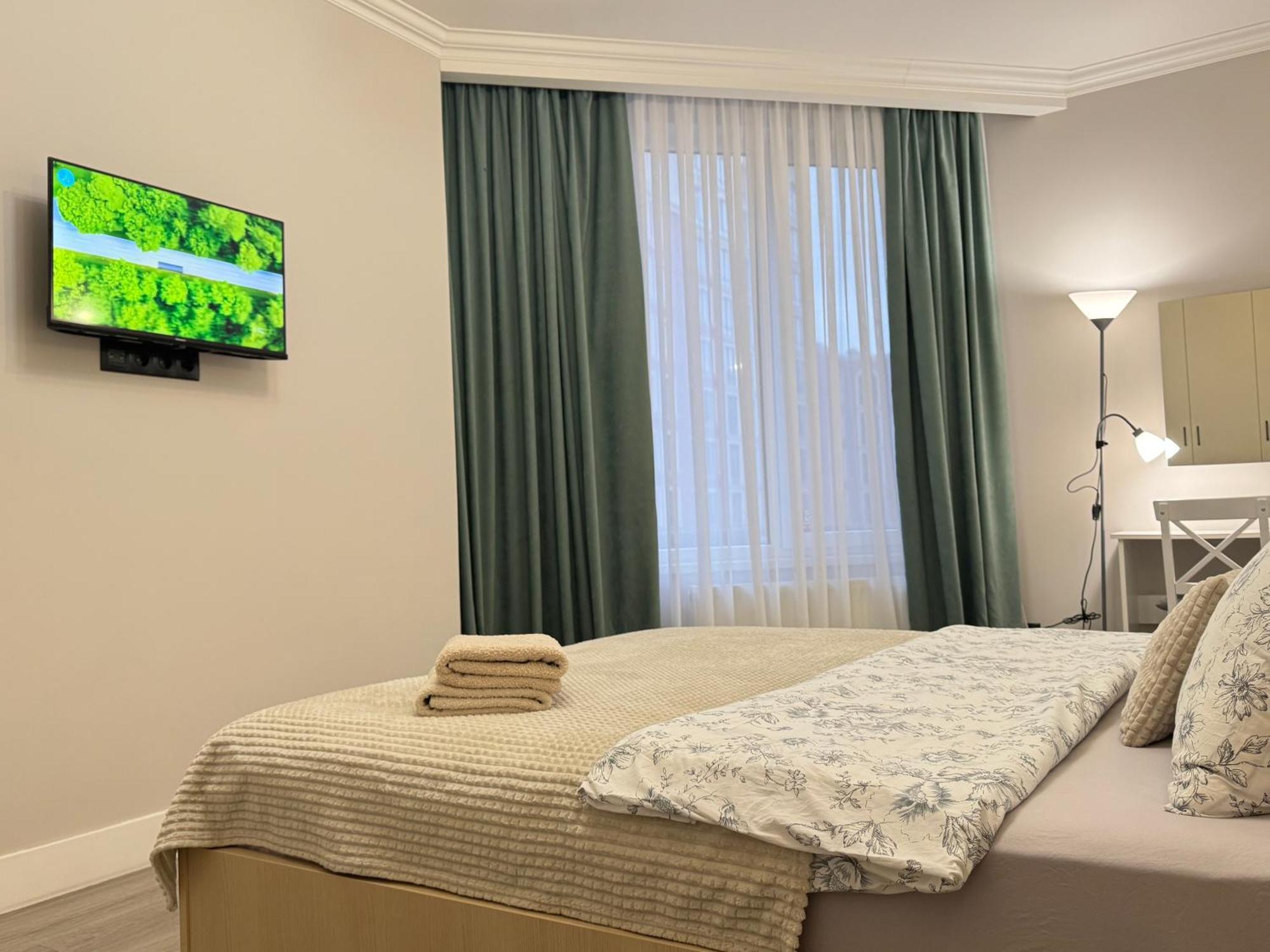 Two Bedroom Apartment In The Center, With Parking, Address Avram Iancu 32 Кишинев Екстериор снимка