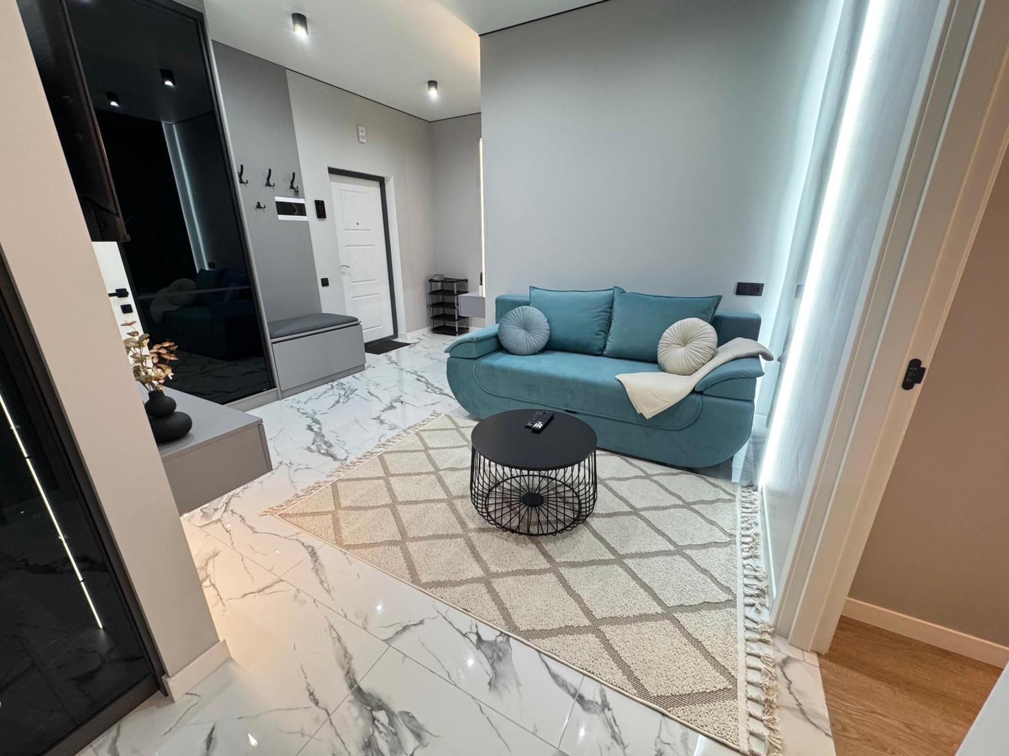 Two Bedroom Apartment In The Center, With Parking, Address Avram Iancu 32 Кишинев Екстериор снимка